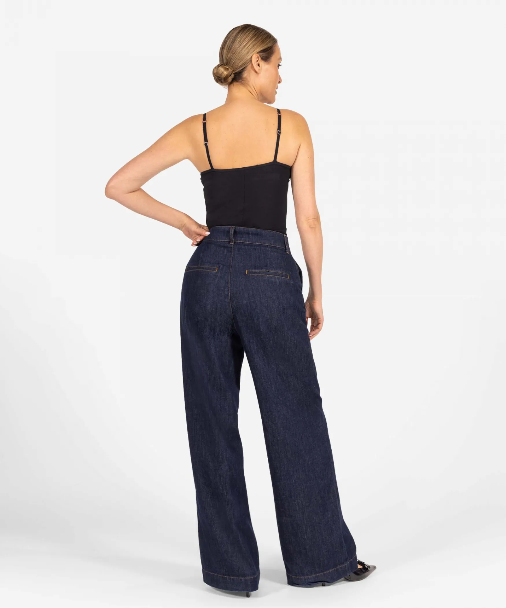 IBANA Eden | < Tops