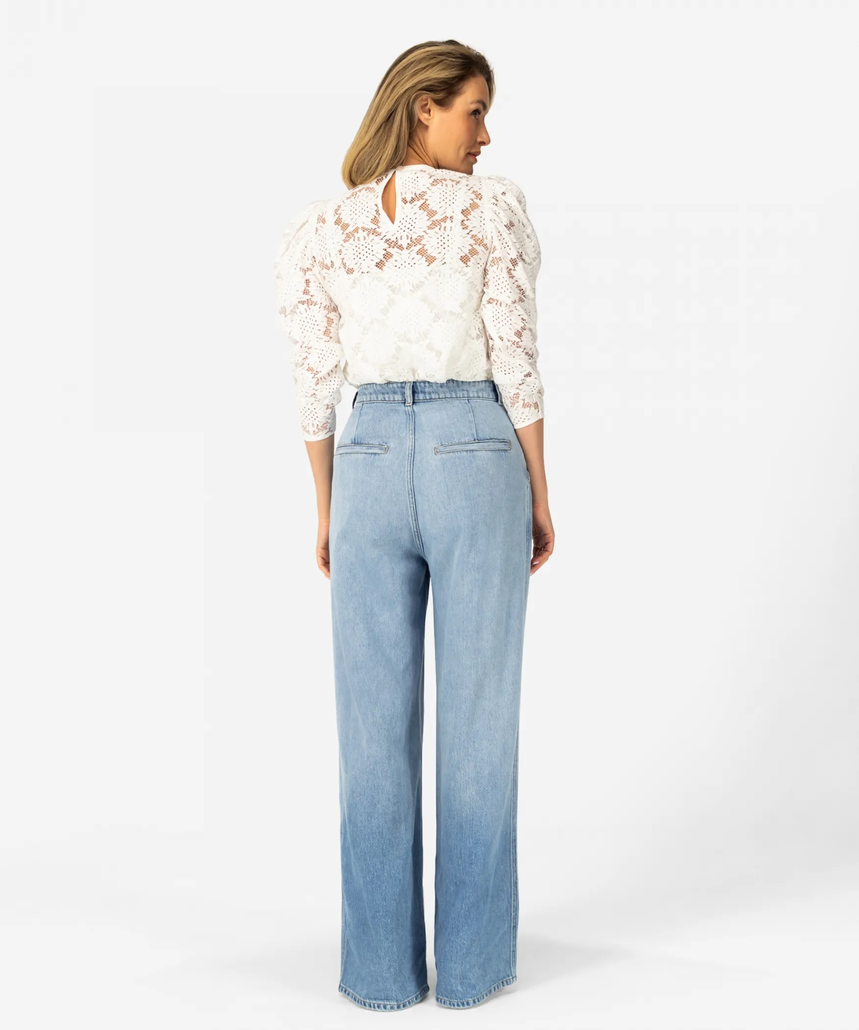 IBANA Tilia | White< Tops